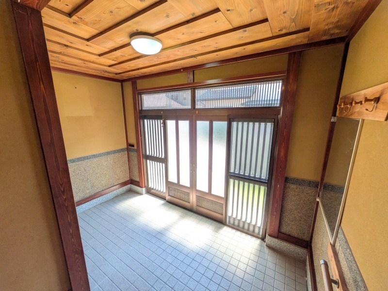 現地写真(玄関)